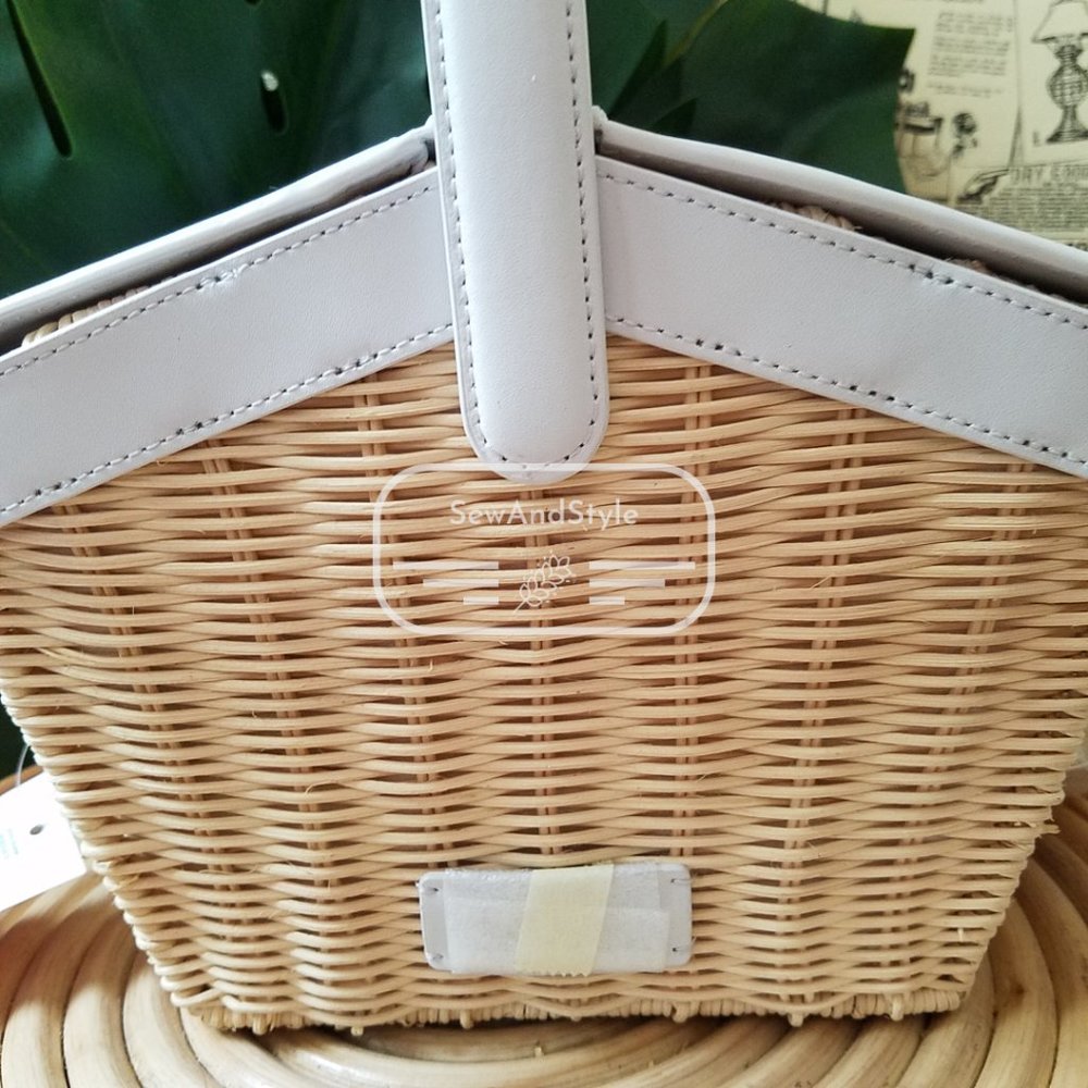 Kate Spade NWT Picnic Strawberry Wicker Basket Warm Beige plaid inside - Picture 9 of 13